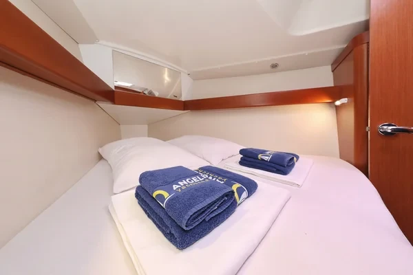 Oceanis 34 - Boatscribe.com