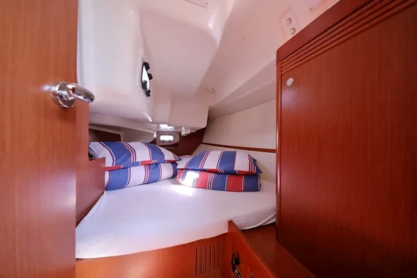 Oceanis 34 - Boatscribe.com