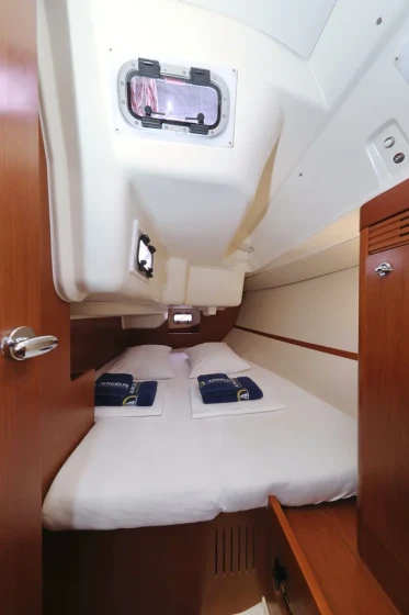 Oceanis 34 - Boatscribe.com