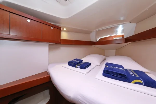 Oceanis 34 - Boatscribe.com