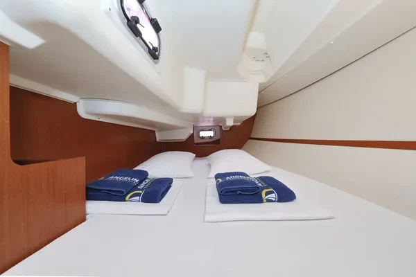 Oceanis 34 - Boatscribe.com