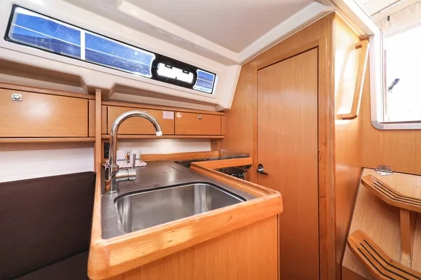 Bavaria 34 Cruiser - Boatscribe.com