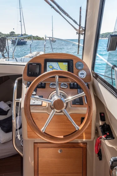 Leidi 800 - Boatscribe.com