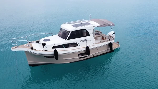 Leidi 800 - Boatscribe.com