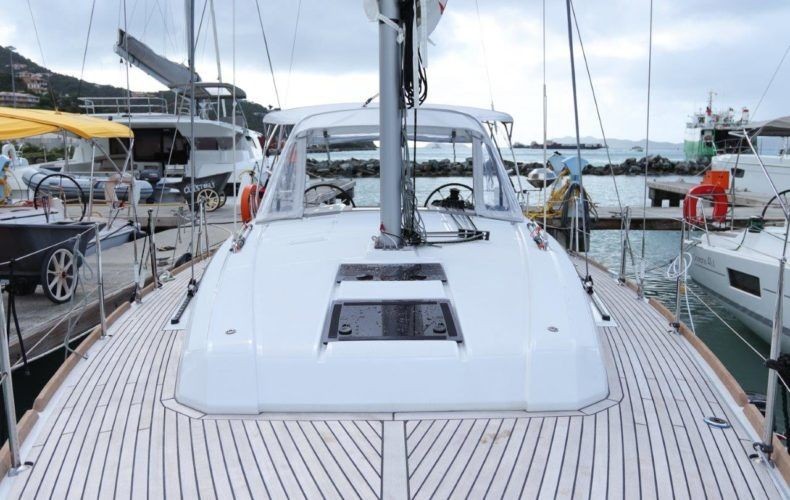 Oceanis 38.1 - Boatscribe.com