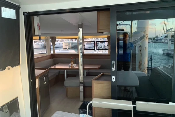 Lagoon 42 - Boatscribe.com