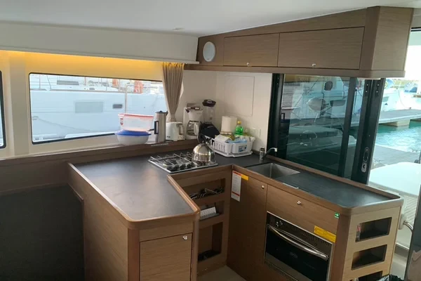 Lagoon 42 - Boatscribe.com