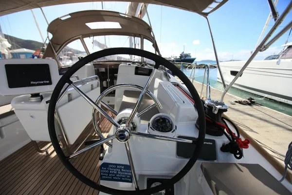 Sun Odyssey 419 - Boatscribe.com