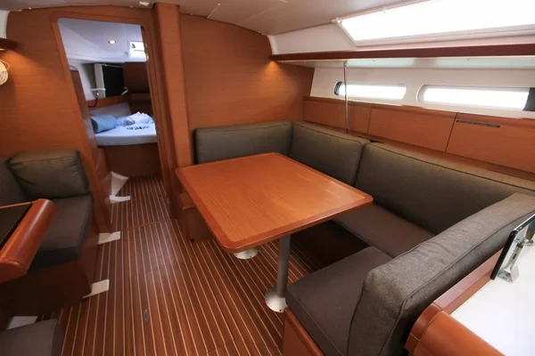 Sun Odyssey 419 - Boatscribe.com
