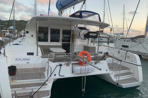 Lagoon 40 - Boatscribe.com