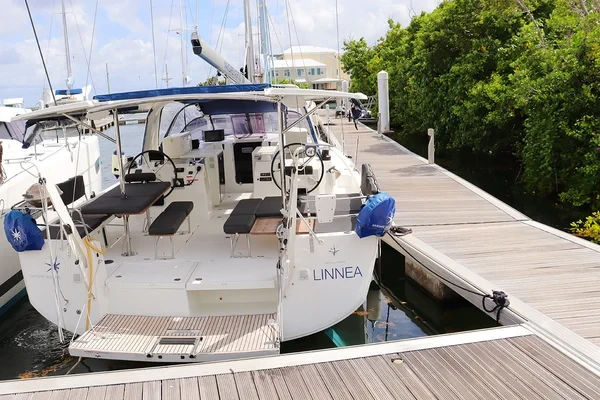 Sun Loft 47 - Boatscribe.com