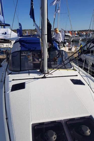 Sun Loft 47 - Boatscribe.com