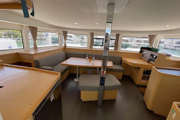 Lagoon 42 - Boatscribe.com