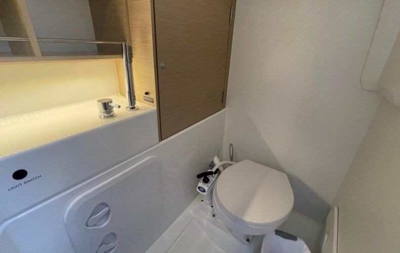 Oceanis 30.1 - Boatscribe.com