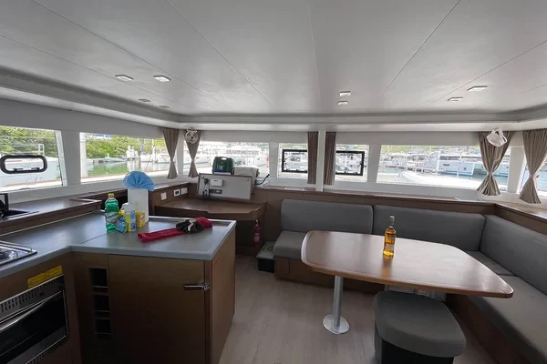 Lagoon 450 F - Boatscribe.com