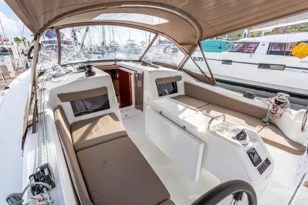 Sun Odyssey 410 - Boatscribe.com