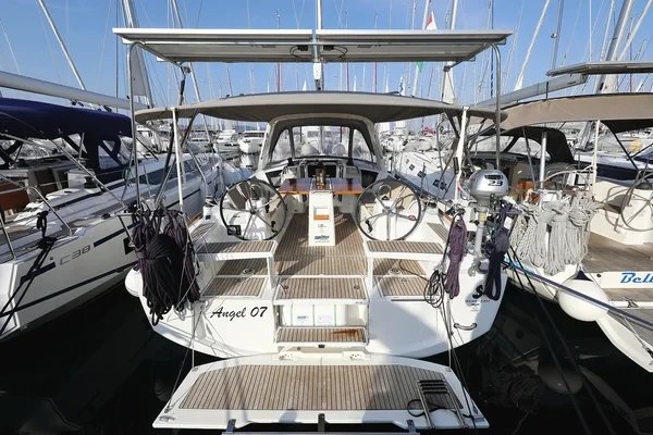 Oceanis 38.1 - Boatscribe.com