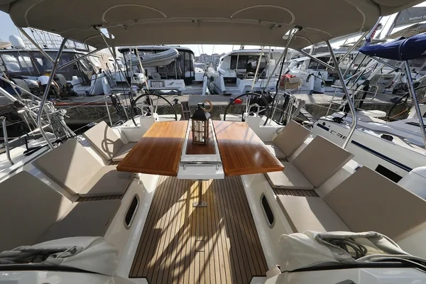 Oceanis 38.1 - Boatscribe.com