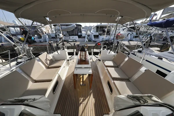 Oceanis 38.1 - Boatscribe.com