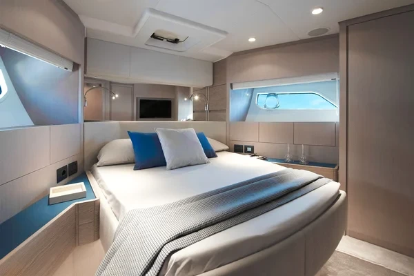 Ferretti 500 - Boatscribe.com
