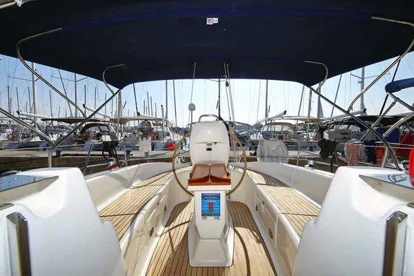 Bavaria 39 Cruiser - Boatscribe.com