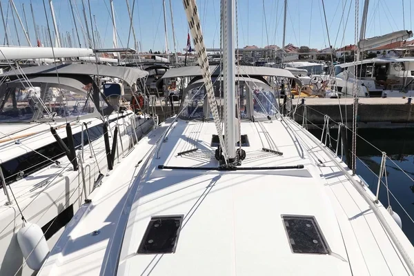 Bavaria C42 Style - Boatscribe.com
