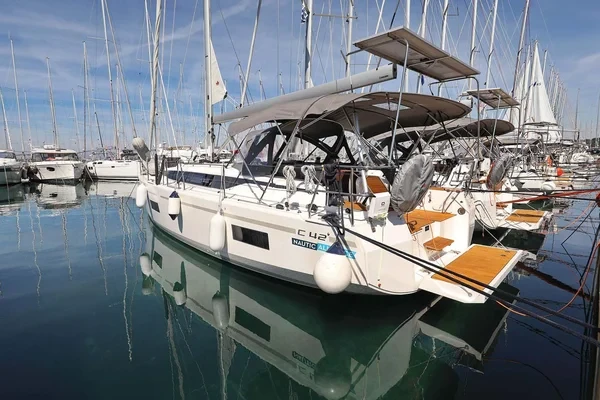 Bavaria C42 Style - Boatscribe.com