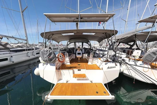 Bavaria C42 Style - Boatscribe.com