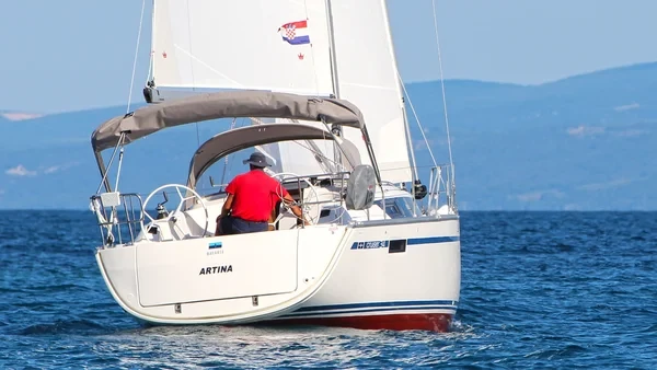 Bavaria 34 Cruiser - Boatscribe.com