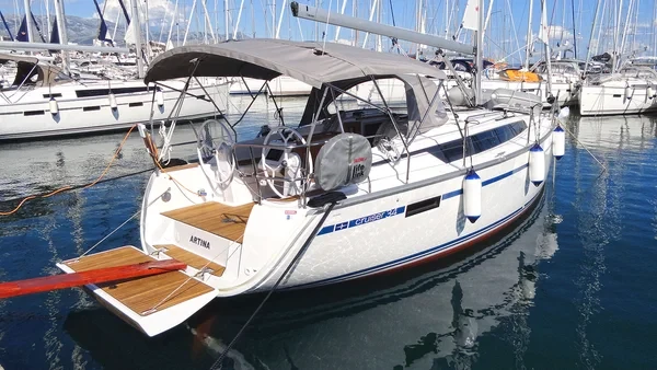Bavaria 34 Cruiser - Boatscribe.com
