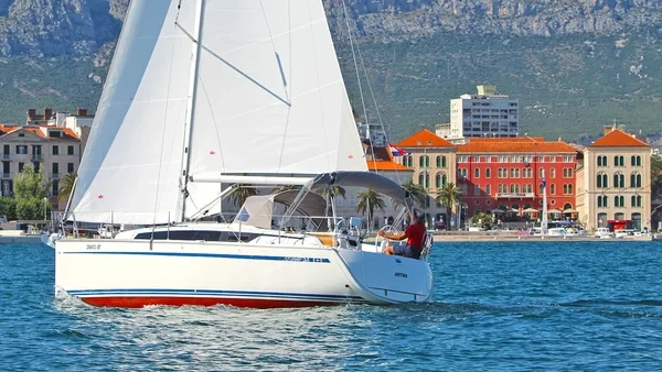 Bavaria 34 Cruiser - Boatscribe.com