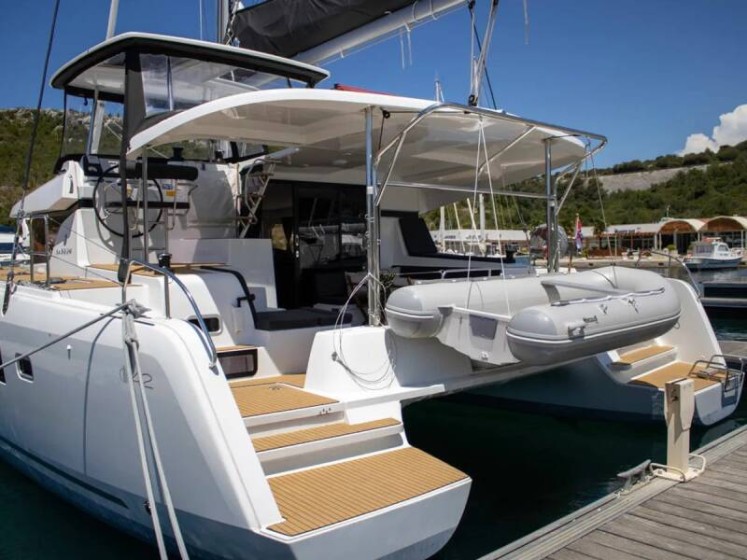 Lagoon 42 - Boatscribe.com