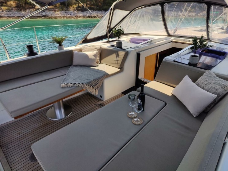 Hanse 575 - Boatscribe.com