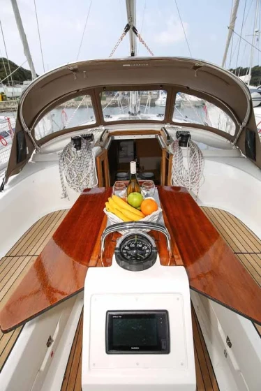 Bavaria 34 Cruiser - Boatscribe.com