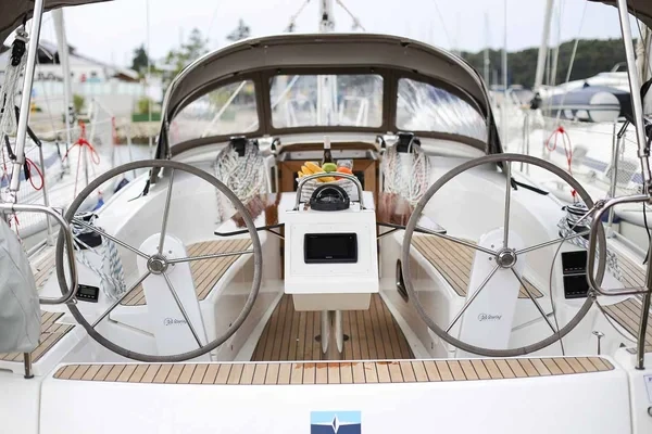 Bavaria 34 Cruiser - Boatscribe.com