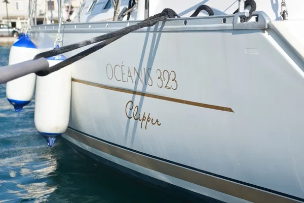 Oceanis 323 Clipper - Boatscribe.com