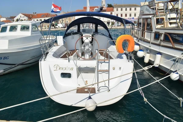 Oceanis 323 Clipper - Boatscribe.com