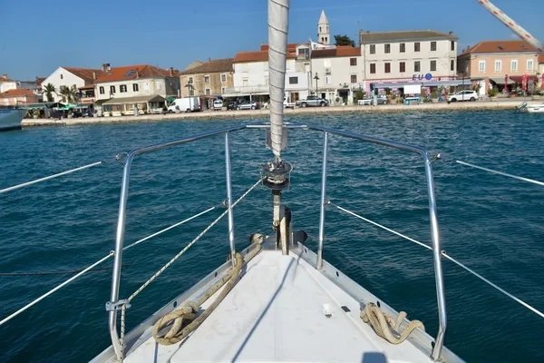 Oceanis 323 Clipper - Boatscribe.com