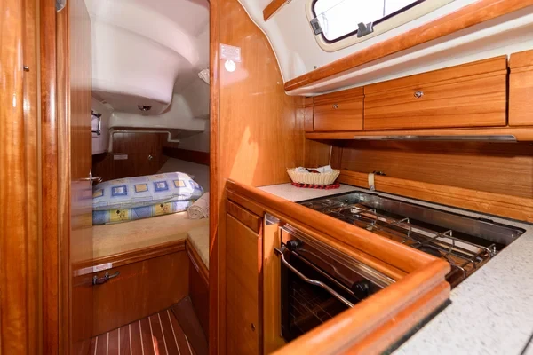 Bavaria 33 Cruiser - Boatscribe.com
