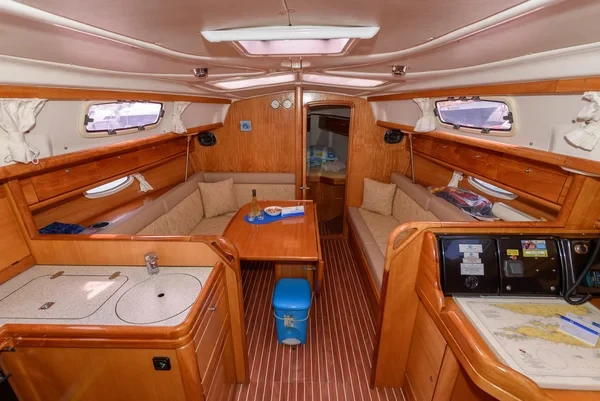 Bavaria 33 Cruiser - Boatscribe.com