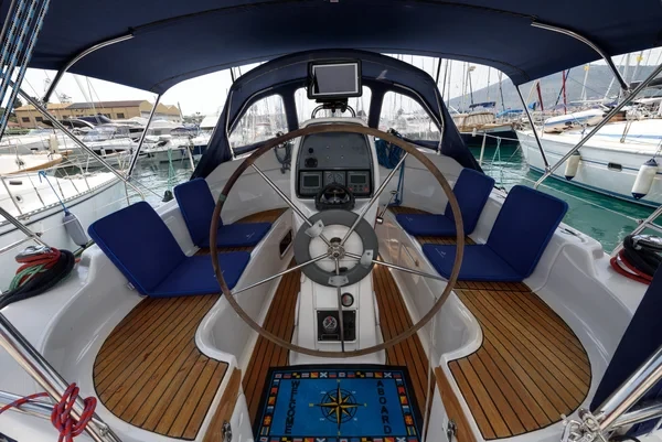 Bavaria 33 Cruiser - Boatscribe.com