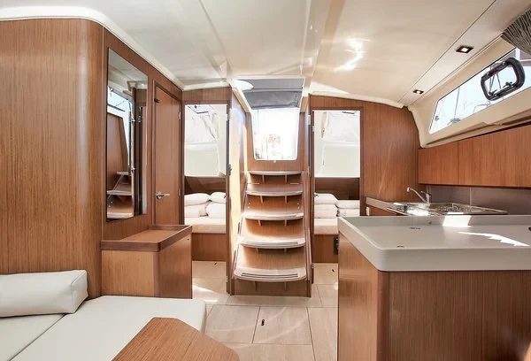 Oceanis 41.1 - Boatscribe.com