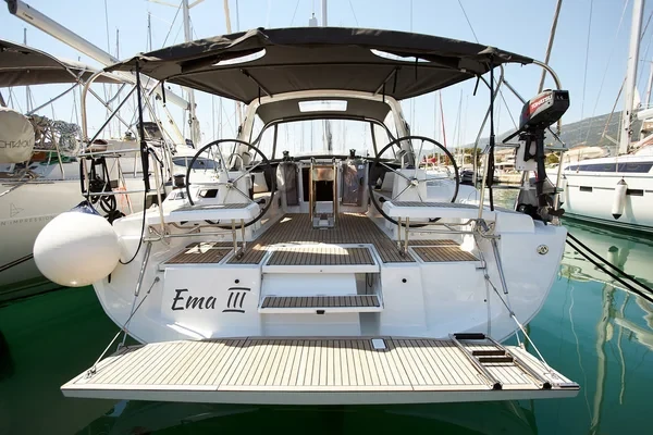 Oceanis 41.1 - Boatscribe.com