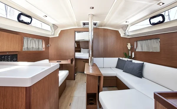 Oceanis 41.1 - Boatscribe.com