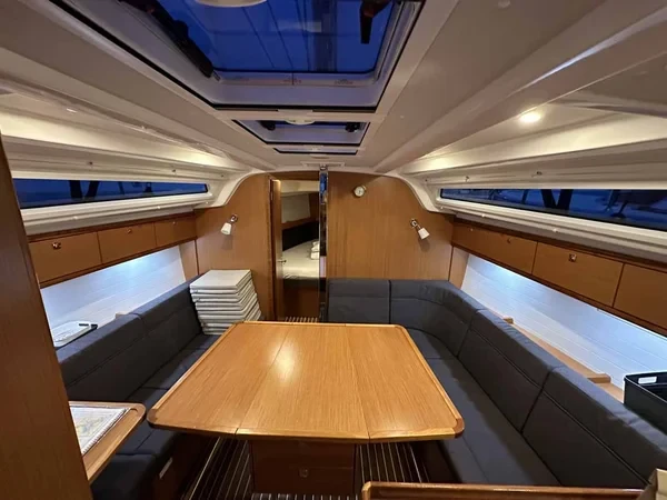 Bavaria 37 Cruiser - Boatscribe.com