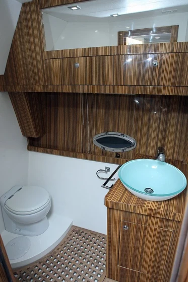 Mirakul 40 - Boatscribe.com
