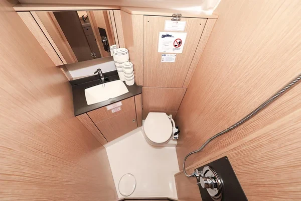 Bavaria 41 Cruiser - Boatscribe.com
