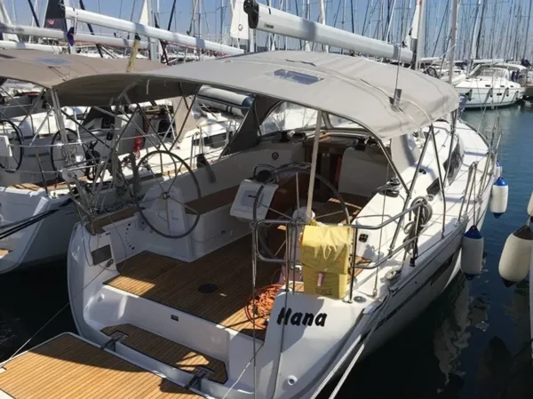 Bavaria 37 Cruiser - Boatscribe.com