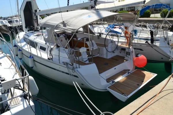 Bavaria 37 Cruiser - Boatscribe.com
