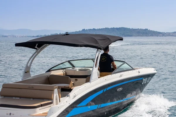 Sea Ray SDX 270 - Boatscribe.com